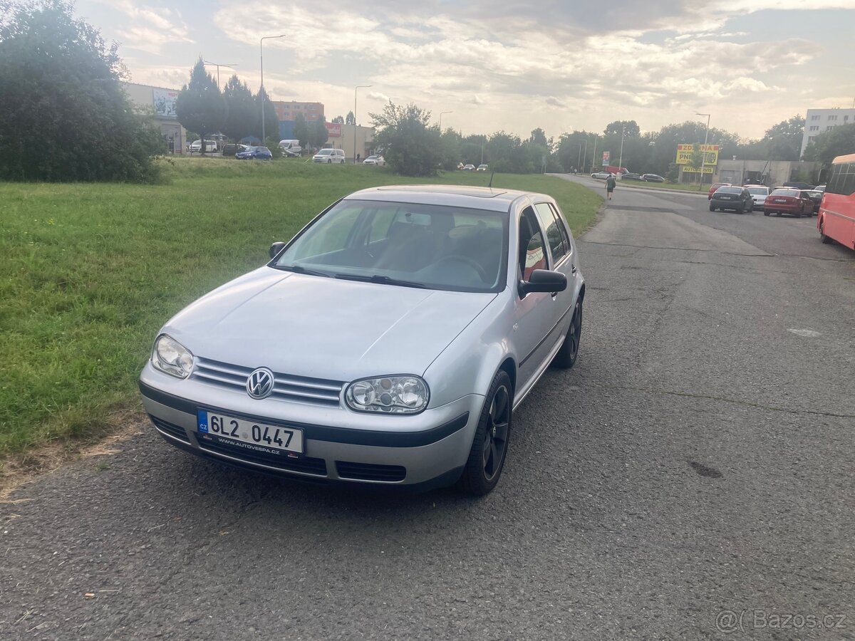 VW Golf 1.6 16V