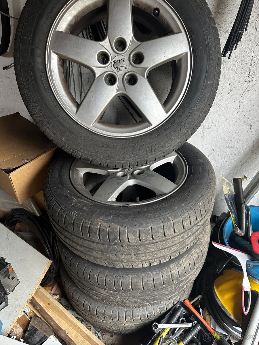 Sada alu kol + pneumatik 205/60 R16 – Peugeot