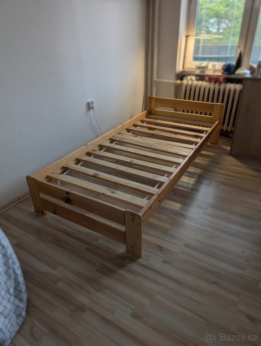 Borovicová postel s matrací 90x200