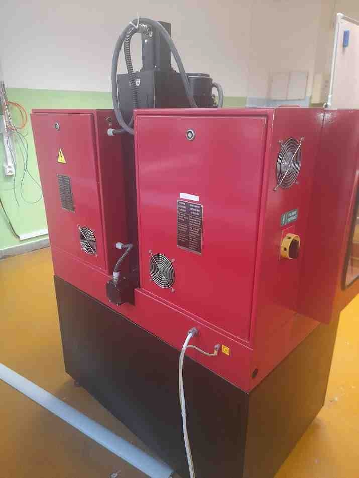 Frézka FC 16 CNC, 2 ks, rok výroby 1997 – 1998