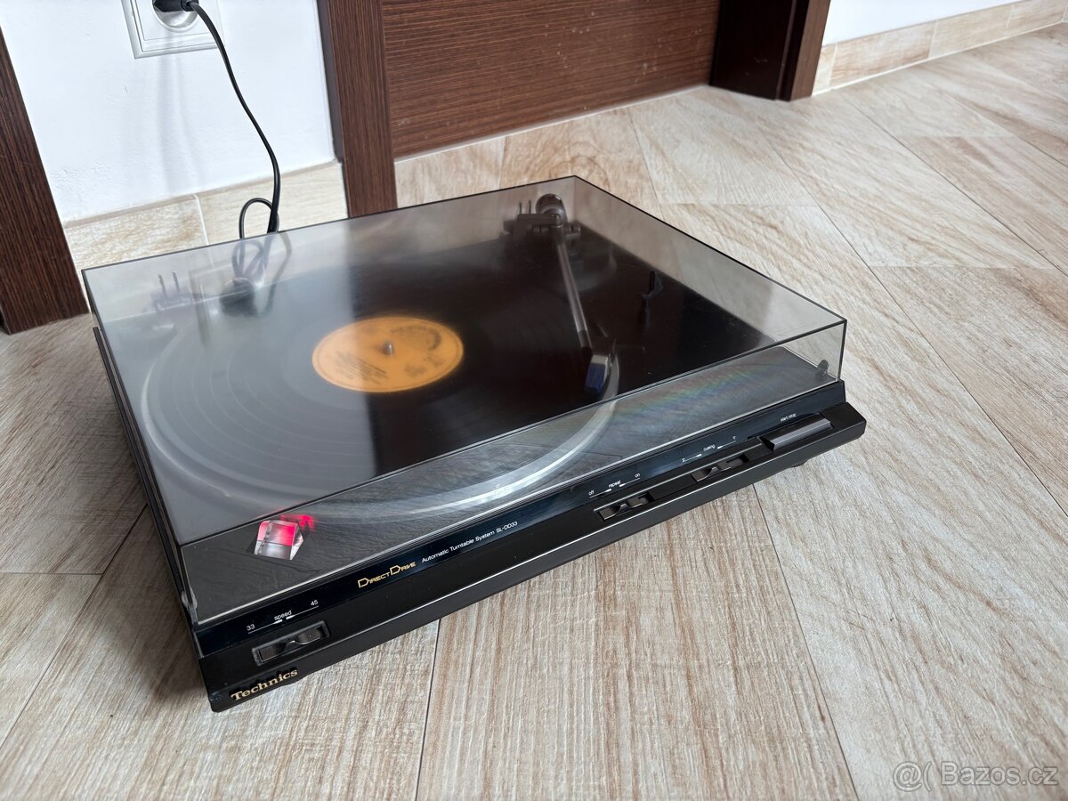 Gramofon Technics SL-DD33 Direct Drive Automatic Turntable
