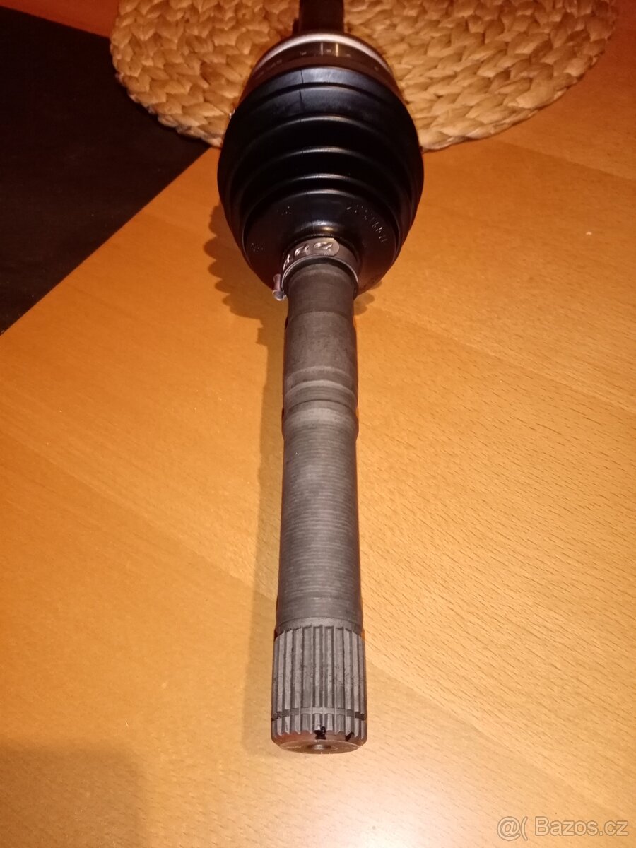 Hyundai Galloper přední levá poloosa original