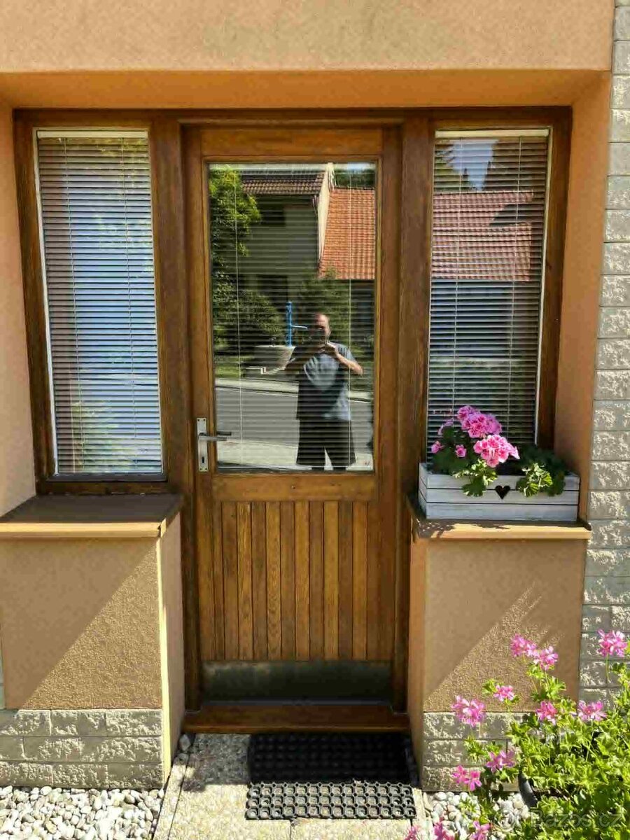 Vchodové dveře