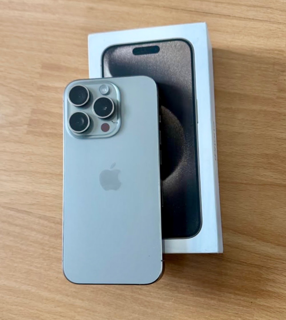 iPhone 15 Pro Natural Titanium BATERIE 100% TOP