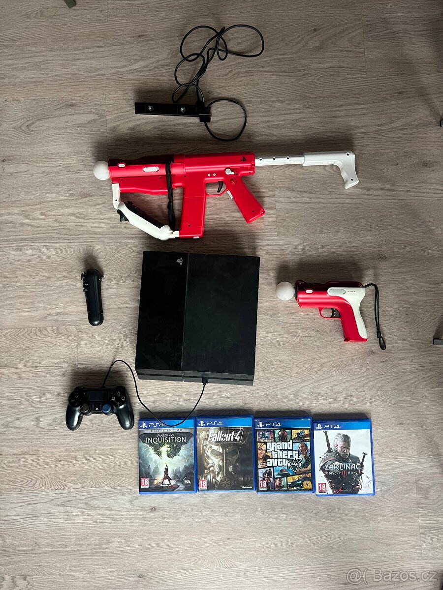 PS4 + 4 Hry + PS Move + Ovladače SKVĚLÁ NABÍDKA