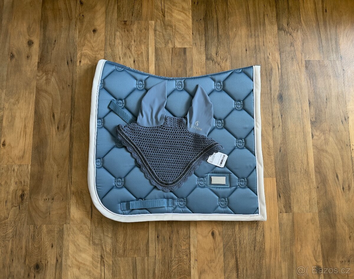 Equestrian Stockholm Stone Blue a cabraka na usi Eskadron