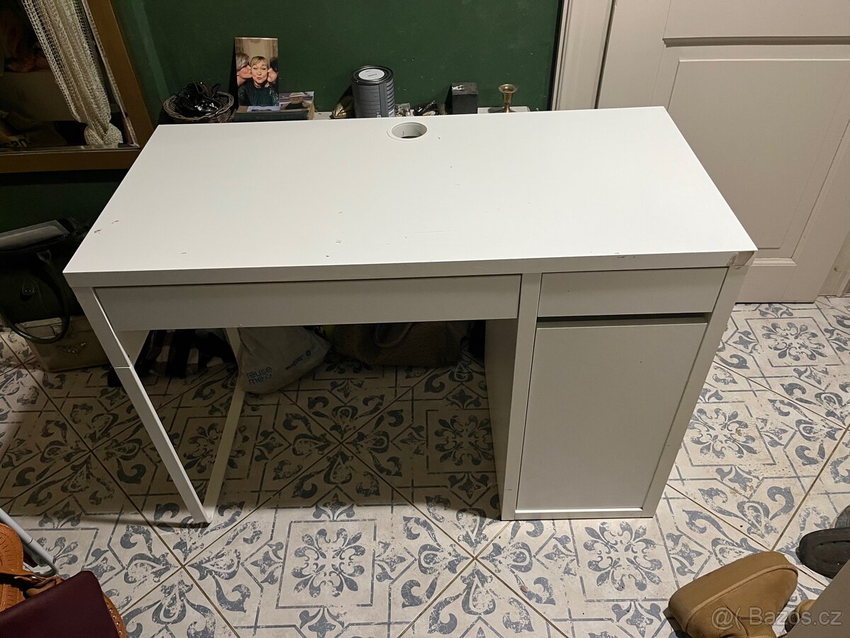 Psací stůl IKEA MICKE