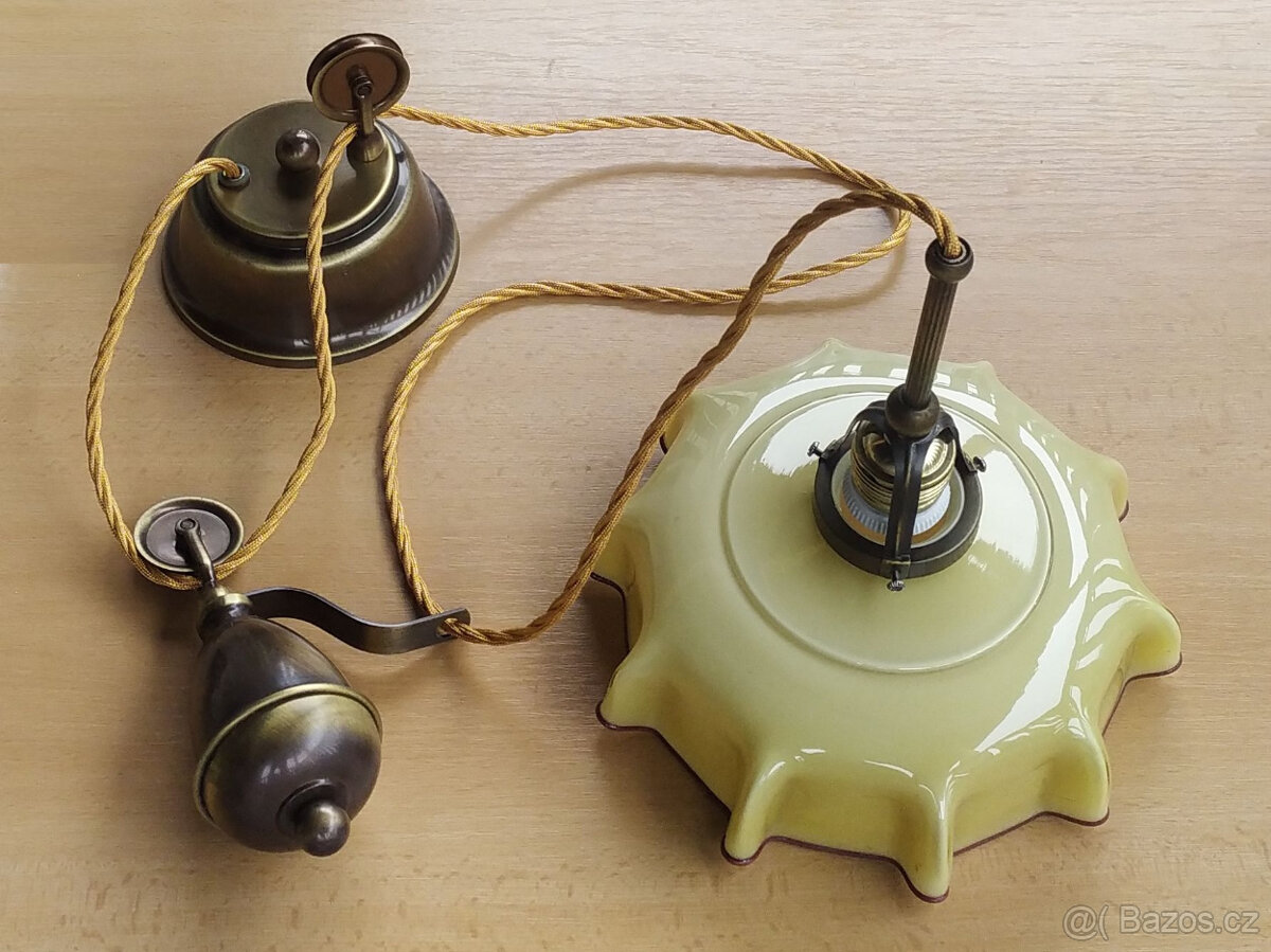 Hezká mosazná stahovačka / stahovací lustr - Rakousko