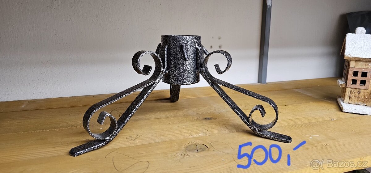 Stojánek na stromeček