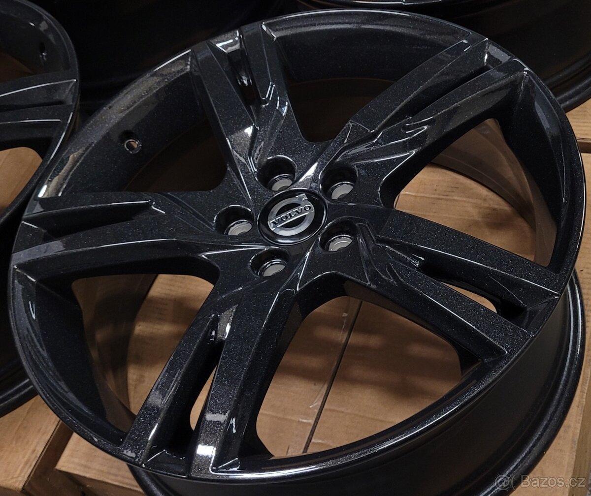 VOLVO XC60,alu 19',originál,černá perleť