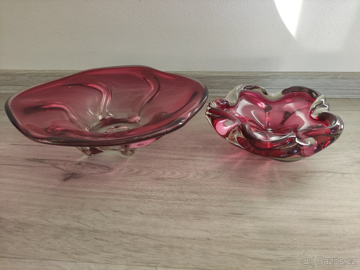Hutní sklo - dvě mísy