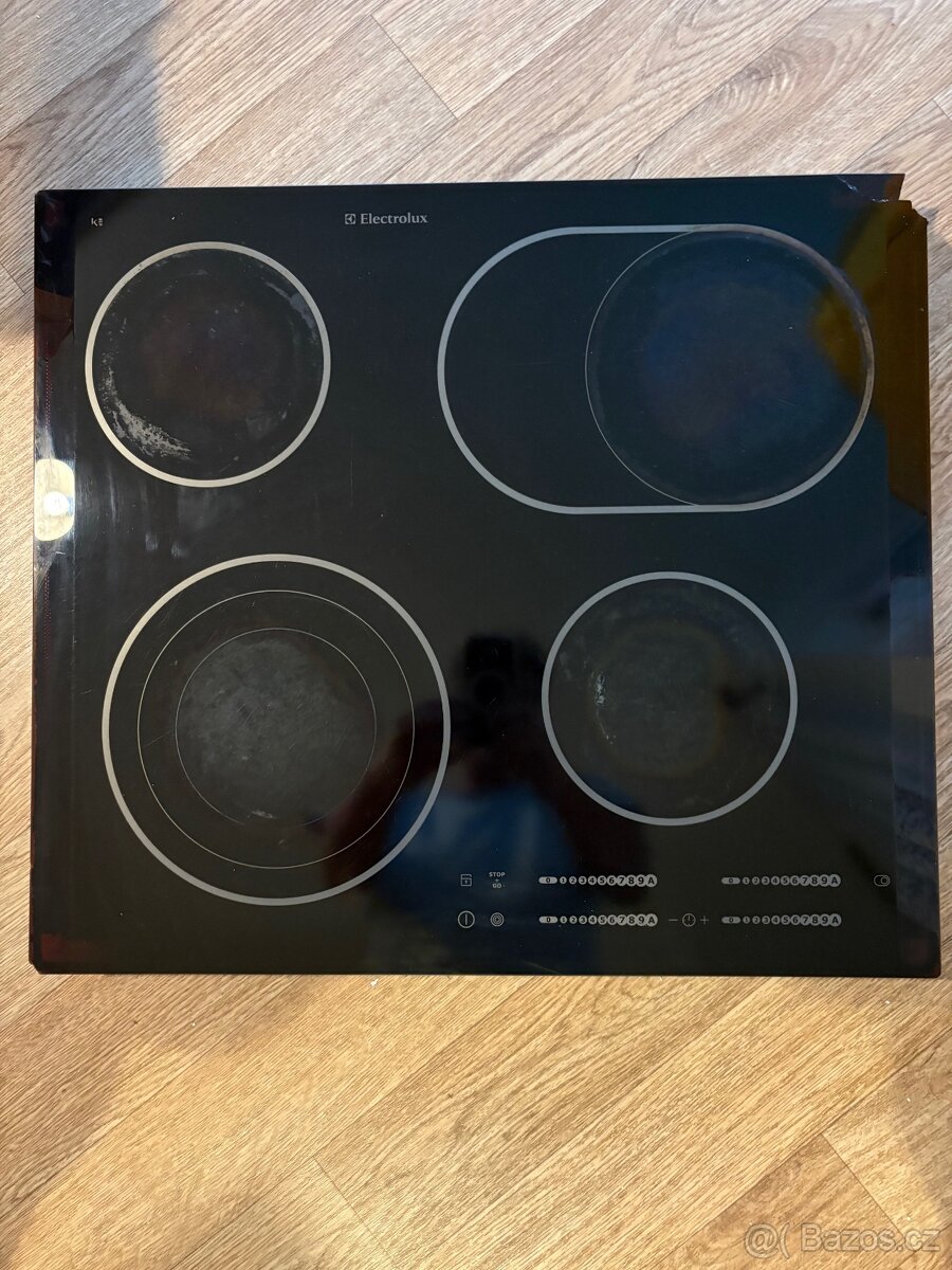 Sklokeramická varná deska Electrolux