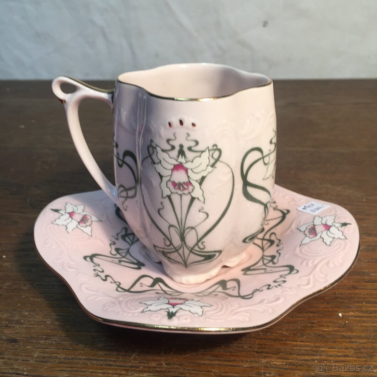 šálek růžový porcelán Chodov neobvyklý secesní dekor