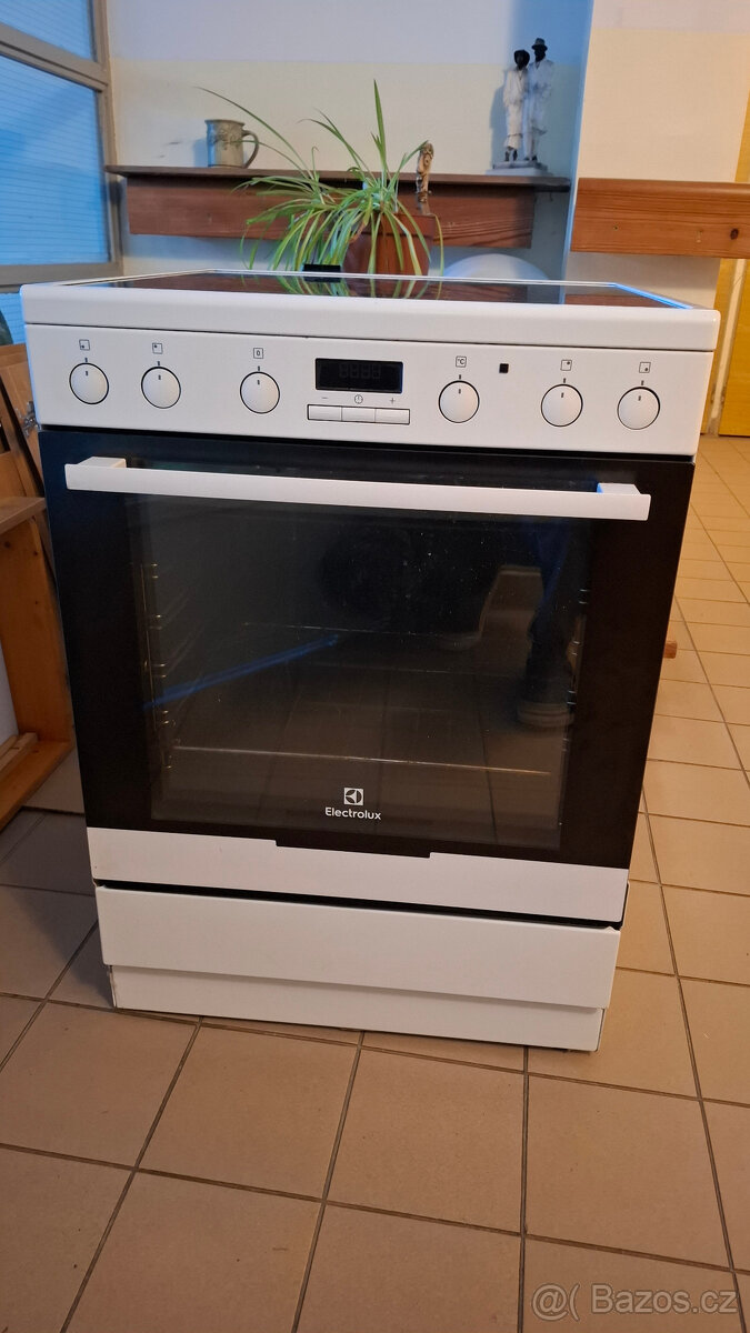 PRODÁM SPORÁK ELEKTROLUX