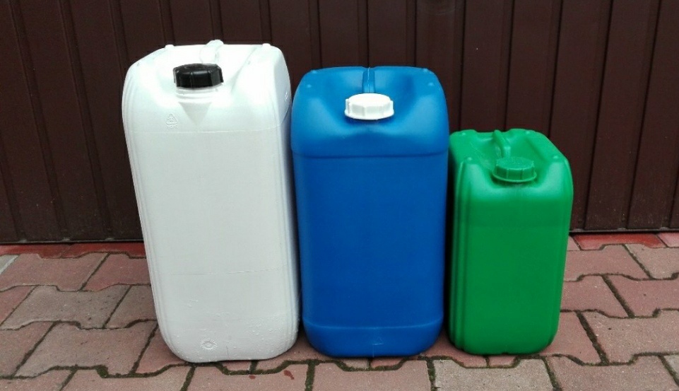 Kanystry od ovocné šťávy vhodné na vodu