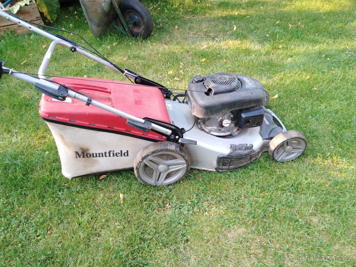 sekačka s pojezdem motor honda