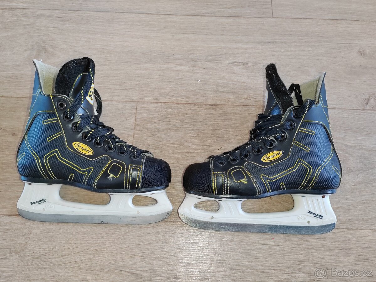 Dětské lední brusle Bonfire.