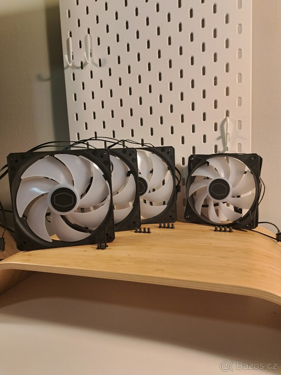 Cooler Master SickleFlow 140 + Cooler Master CF120