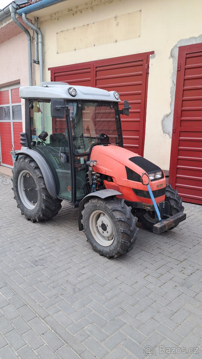 Viniční traktor Same Solaris 55
