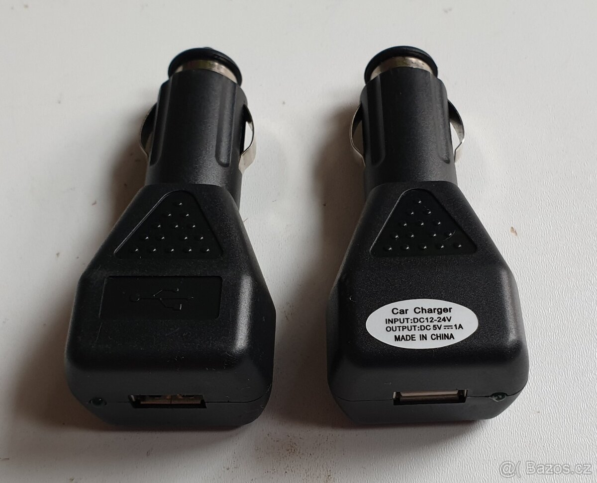 2x universální USB nabíječka do auta 1A funkční