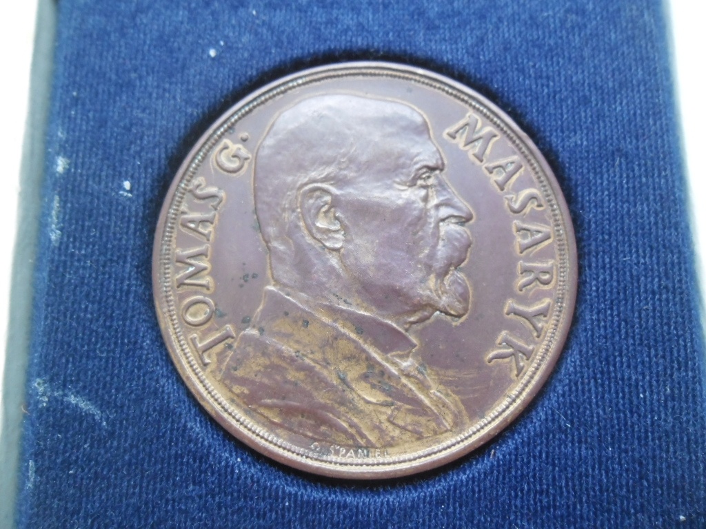 medaile Masaryk - narozeninová 1935 (50mm ) + etue