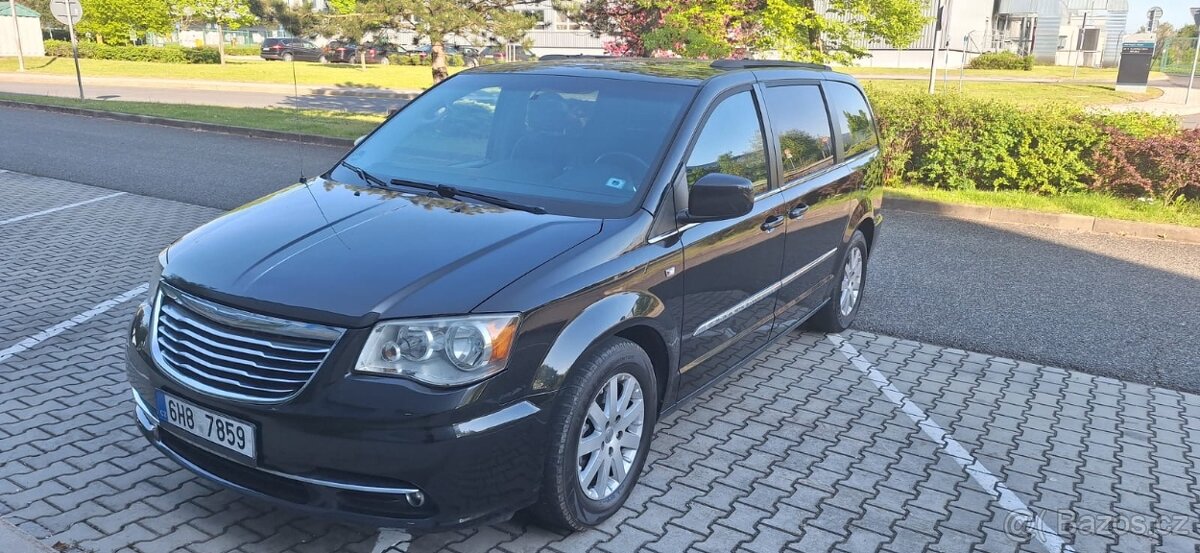 Prodám Chrysler Town Country