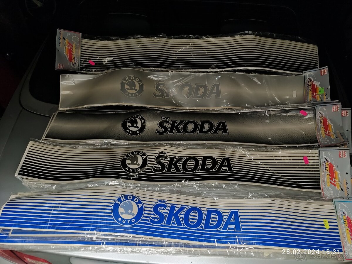 Samolepky na dveře auta škoda