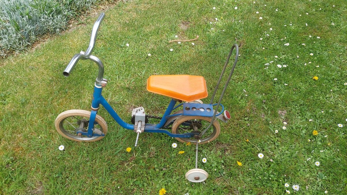 Retro trikolka