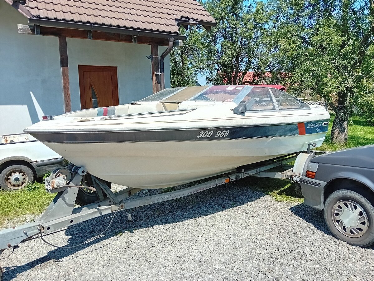 Bayliner Capri