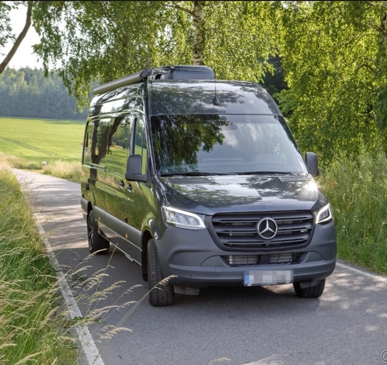 Obytný vůz Mercedes-Benz Sprinter 319 CDI (2023)