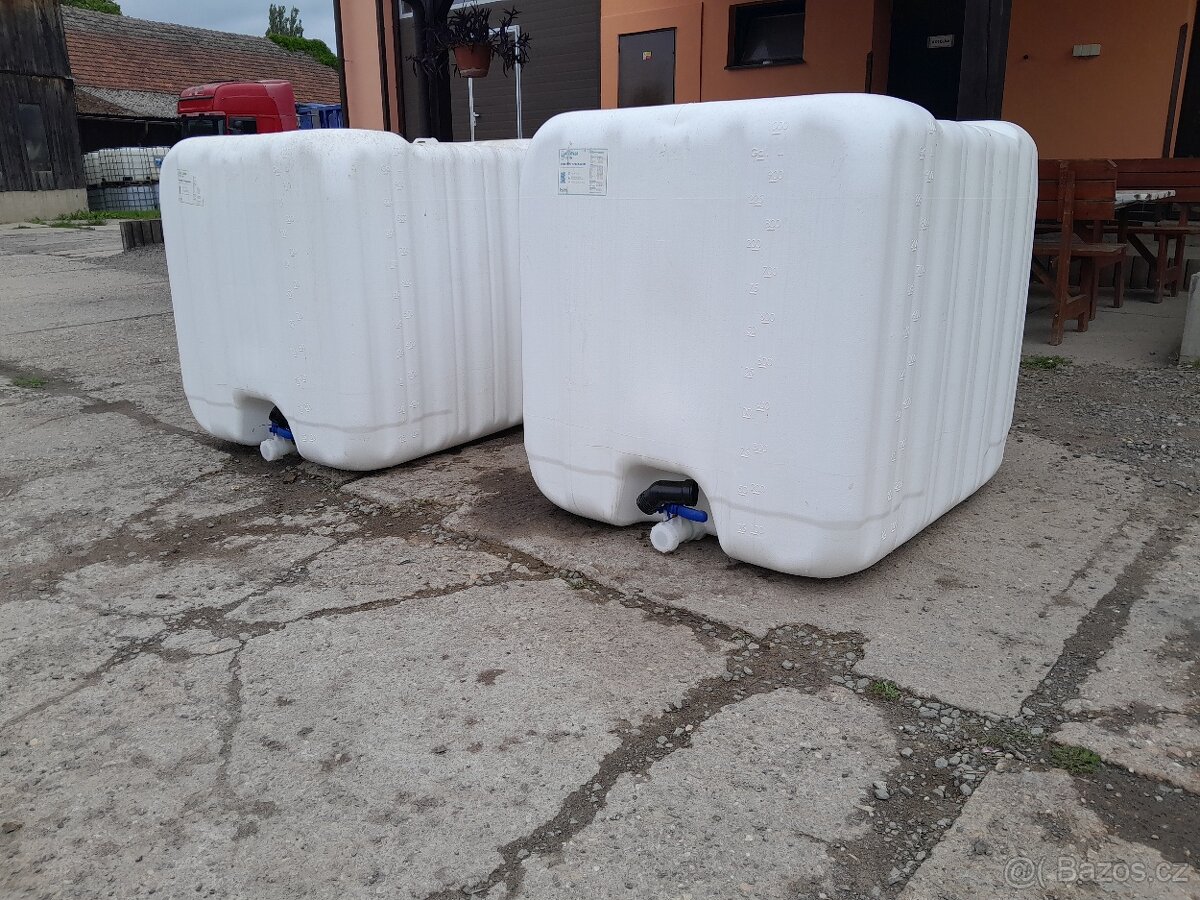 Ibc, kontajnery, nadrž na 1000litrů