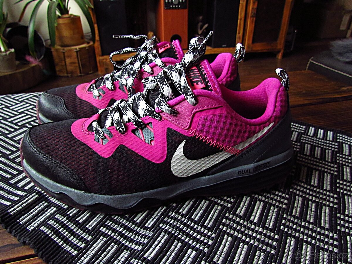 Dámské tenisky Nike vel.39