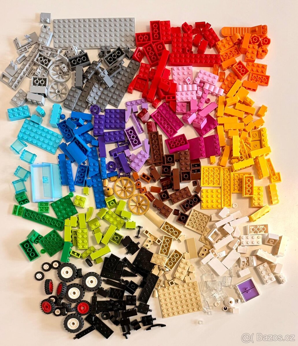 Lego Classic 10715 Kostky na kolečkách