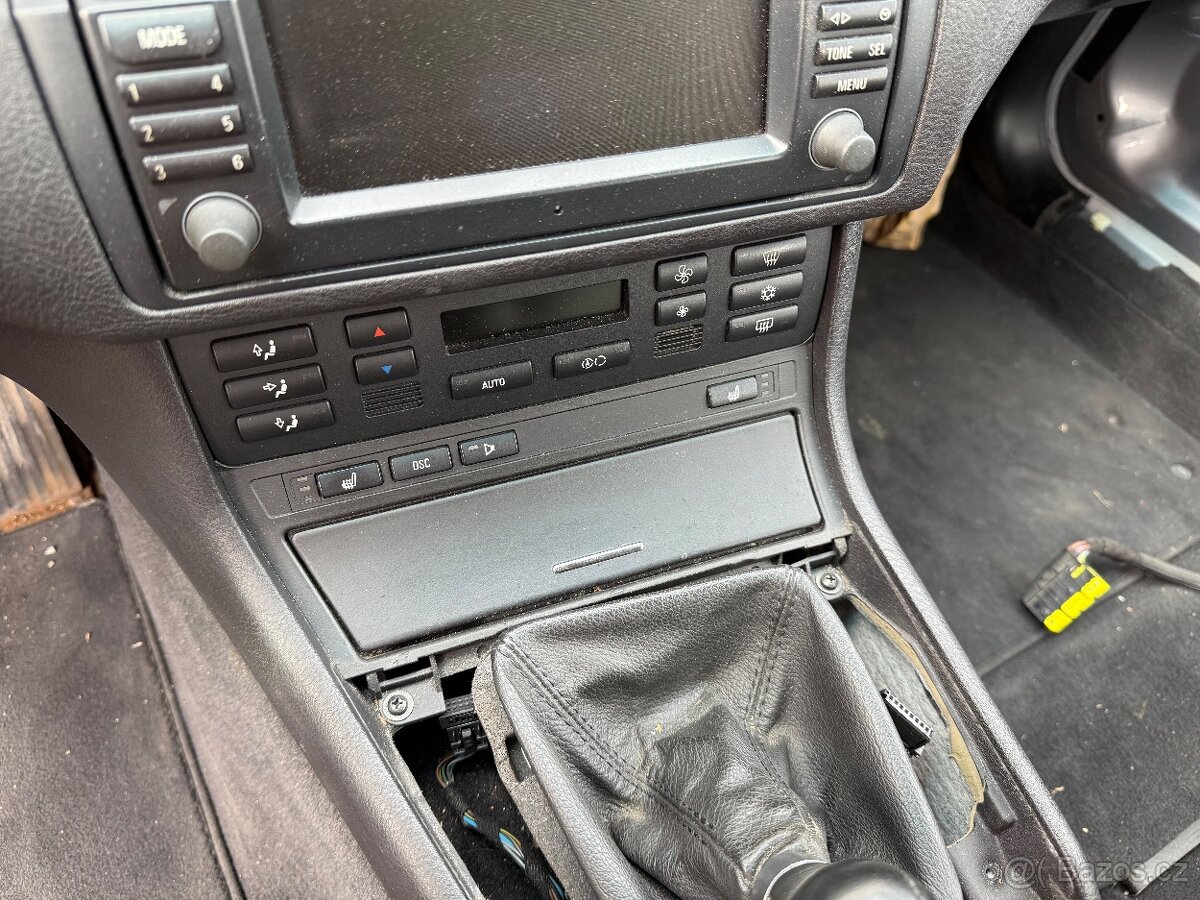 BMW E46 - 2 Din kastlík pro relokaci klimapanelu