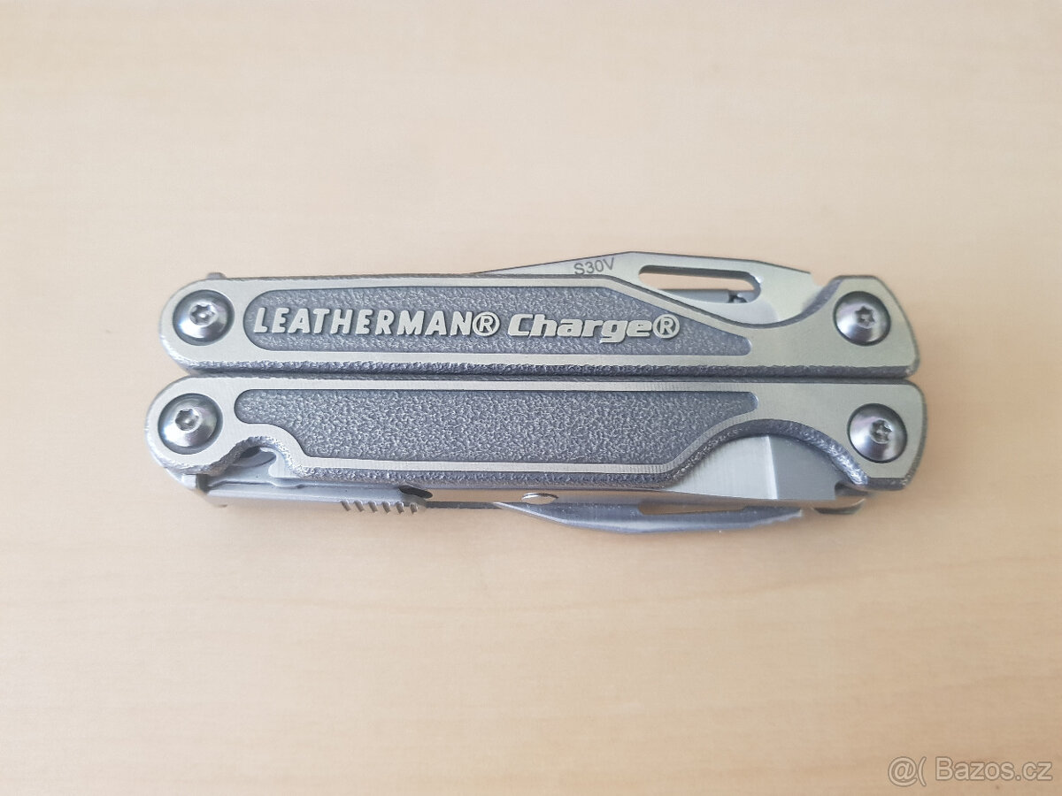 Leatherman Charge TTi multitool