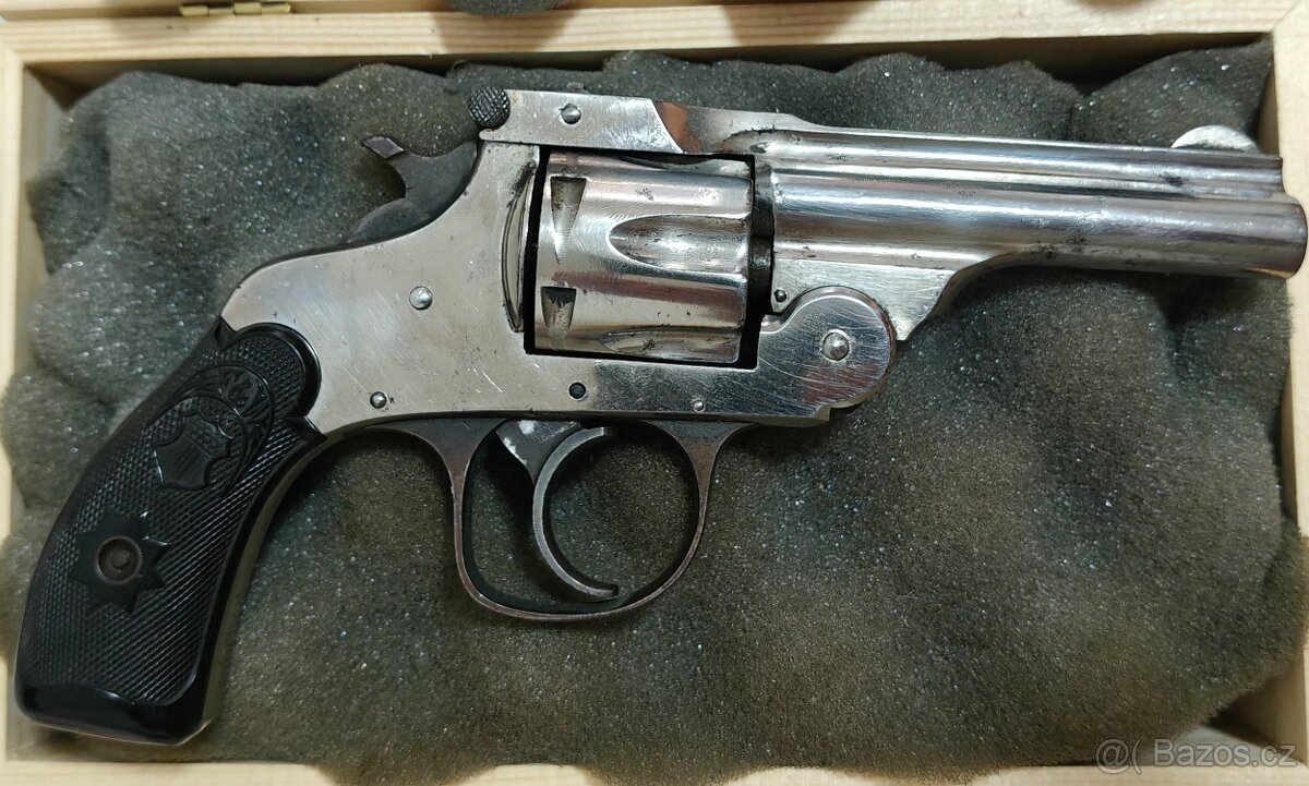 Americký revolver Forehand Wadsworth 32 S&W Long