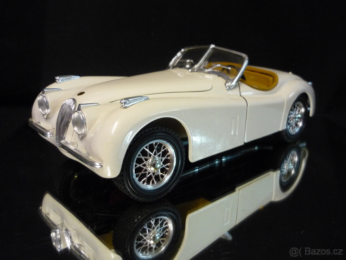 Jaguar XK120 Roadster smetanový ERTL 1/18