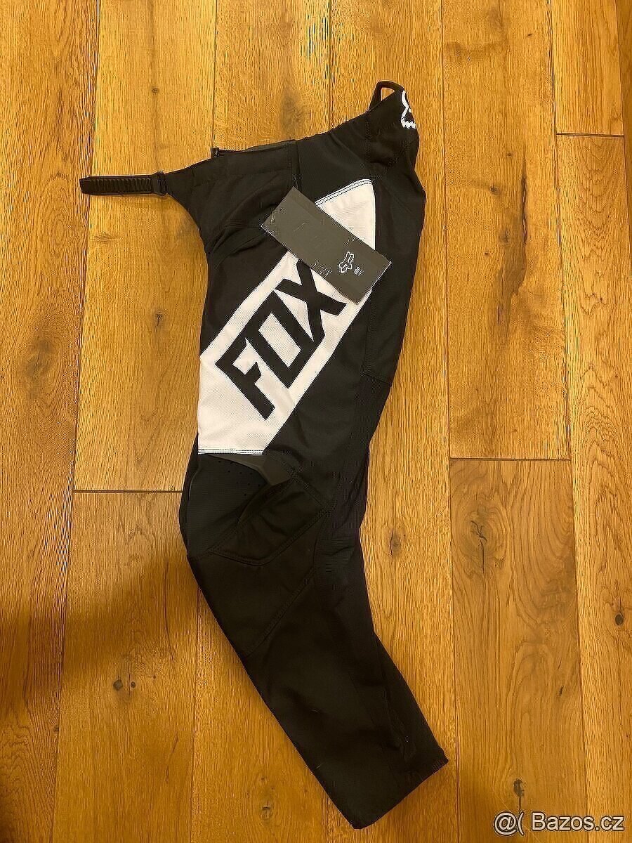 NOVÉ dětské kalhoty FOX 180 velikost 24