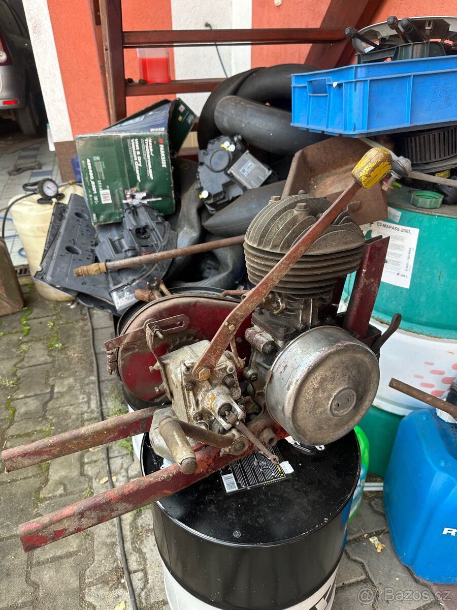 Jawa 250 Speciál Přírubová - kompletní motor s převodovkou