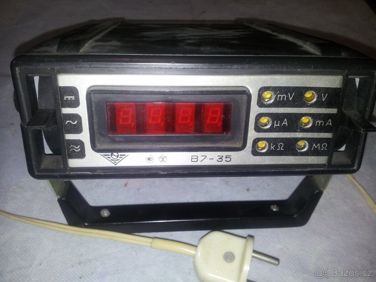 Koupim stare rusky voltmeter