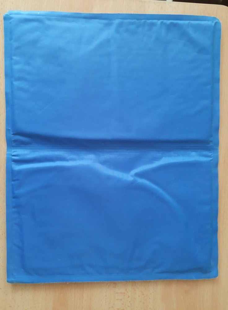 Chladící podložka pro menšího pejska.