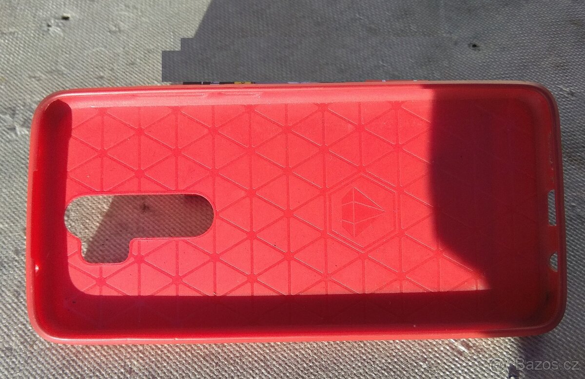 KRYT NA MOBIL ČERVENÝ