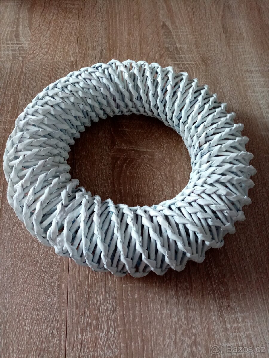 Věnec ruličkový ruční práce