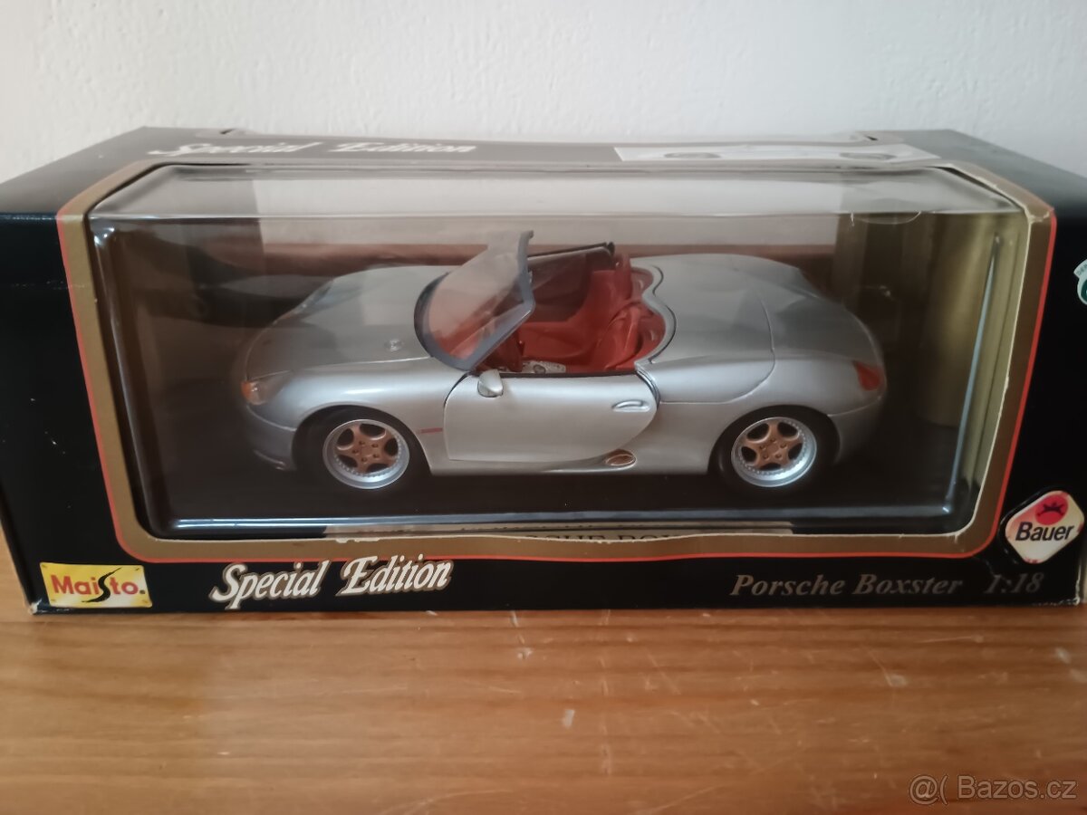 1:18 MAISTO - Porsche Boxster (1996) stříbrná