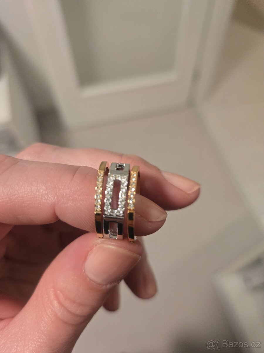 Prsten Swarovski 3x1 vel. 55