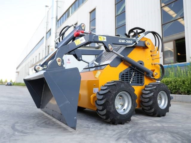 Kolový mininakladač Gorila G-380W