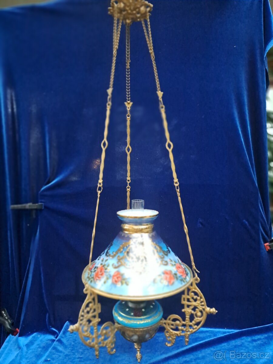 Petrolejová lampa - lustr
