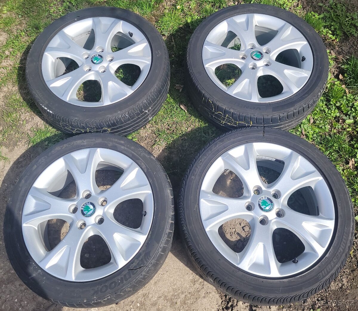📌 Sada 4x alu kola Škoda 17" + pneu – 5x112, ET54