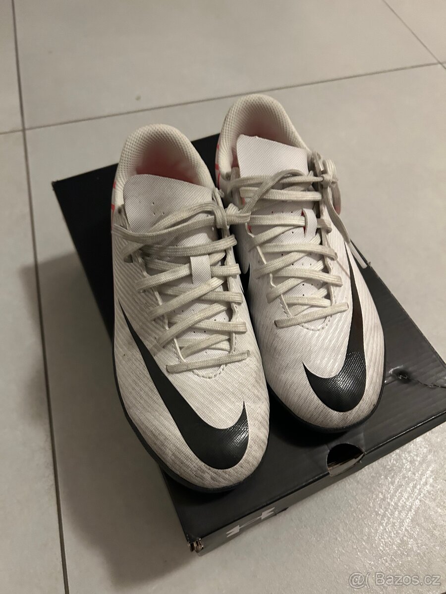 Kopačky turfy dětské Nike 35,5