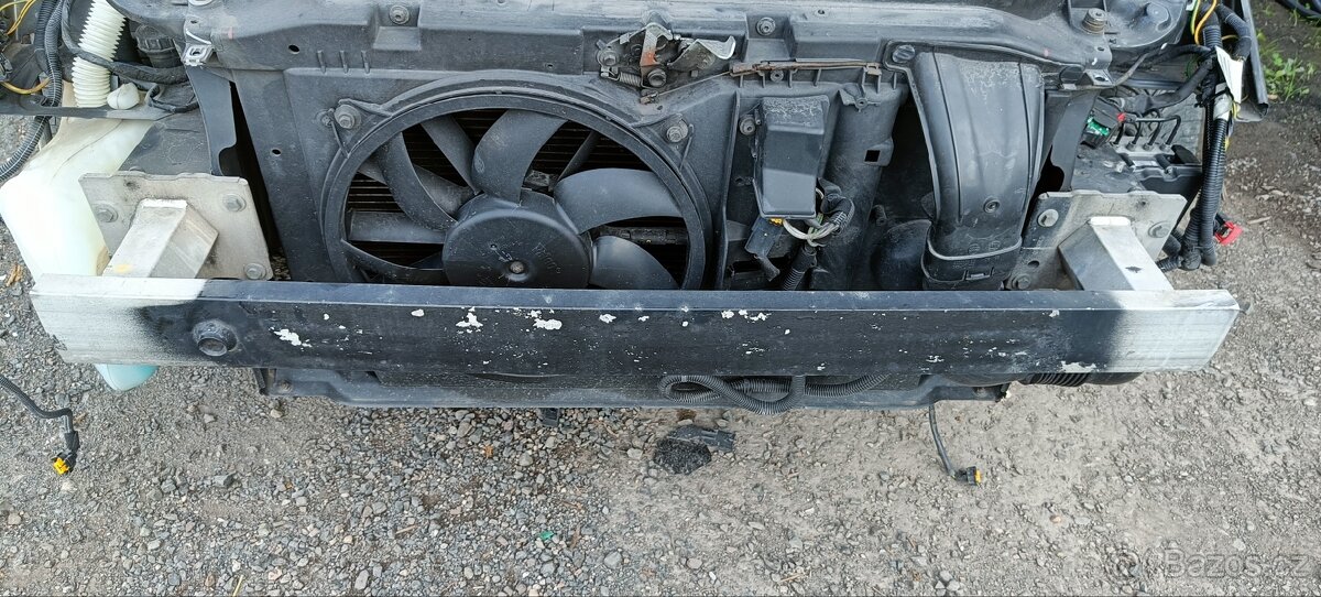 Přední výztuha Peugeot 307